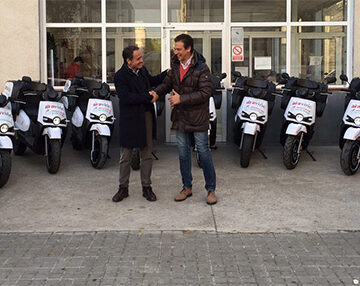 Ara Vinc aumenta su flota de scooters el&eacute;ctricos