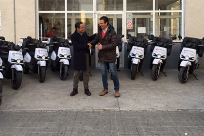 Ara Vinc aumenta su flota de scooters el&eacute;ctricos