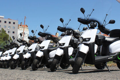 Lisboa apuesta por las motos el&eacute;ctricas de Scutum