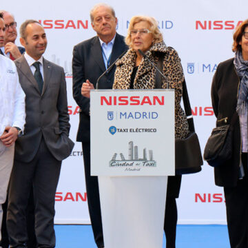Nissan entrega los primeros 25 e taxis a la Ciudad del Taxi