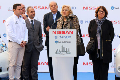 Nissan entrega los primeros 25 e taxis a la Ciudad del Taxi