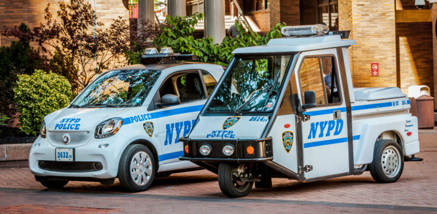 La policía de Nueva York cambia sus triciclos por smart 1