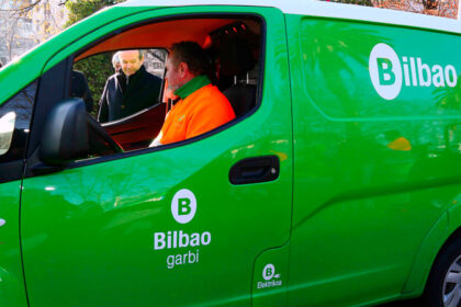 El servicio de jardinería Bilbao renueva su flota con 44 vehículos sostenibles