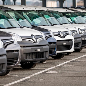 Renault mejora su oferta de vehículos comerciales eléctricos 1