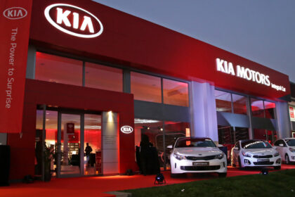 VallèsCar inaugura nuevas instalaciones KIA en Sant Cugat del Vallés
