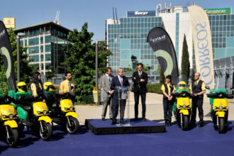 200 motos eléctricas para Correos