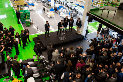 Scutum inaugura en Cataluña la primera fábrica europea de scooters eléctricos y battery packs
