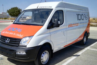 Maxus desembarca en España con sus vehículos comerciales eléctricos y diésel