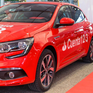 Renault entrega la nueva flota de vehículos de Banco Santander