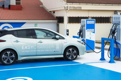 Nissan inicia la instalación su red de carga rápida en España