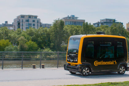 Continental combina vehículos autónomos con robots de reparto 2