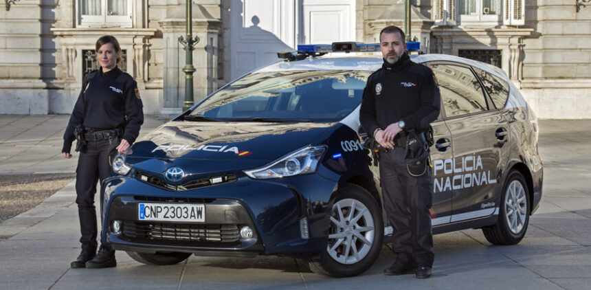 La tecnología híbrida llega al parque móvil de la Policía Nacional