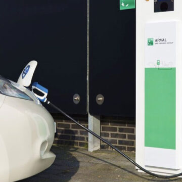 Arval aumenta a grandes pasos su flota eléctrica e híbrida