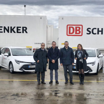 Toyota entrega 30 híbridos a DB Schenker