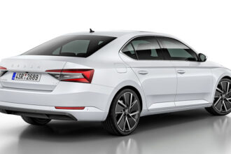 Llega el Skoda Superb iV el primer PHEV de la marca