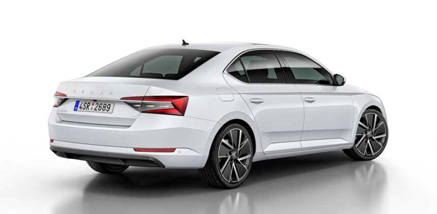 Llega el Skoda Superb iV el primer PHEV de la marca