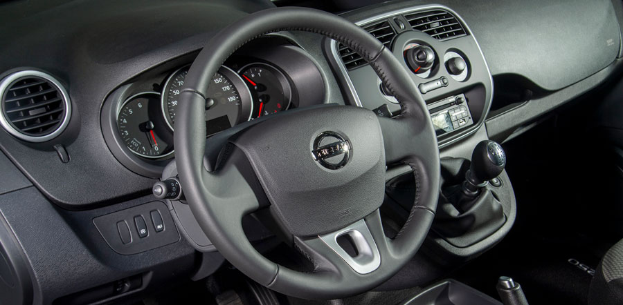 Nissan NV250 Derivada de turismo 3