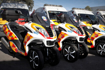 El Samur apuesta por las motos de 3 ruedas de Peugeot