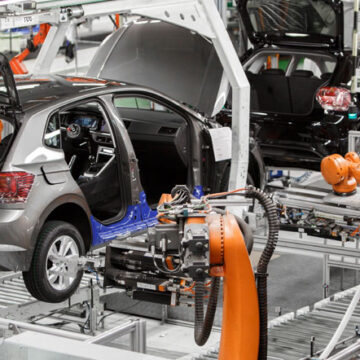 La industria de la automoción española retoma la producción al ralentí