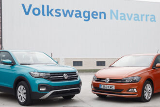 Navarra VW y Almussafes Ford esperan retomar la producción este mes y Seat inicia la fabricación de respiradores asistidos
