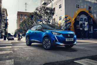 Peugeot e 2008 Eléctrico con garra 2