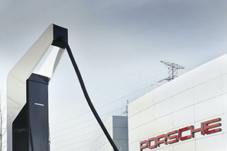 Acuerdo de Iberdrola y Porsche para crear una red cargadores ultrarrápidos 2