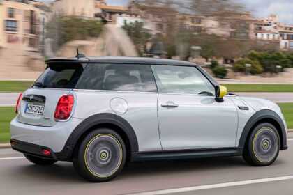 mini E lateral trasera
