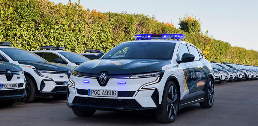 La Guardia Civil incorpora el Renault Mégane eléctrico 01