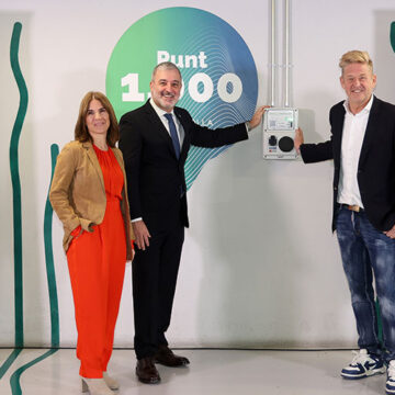 Barcelona triplicará la potencia de los puntos de recarga públicos