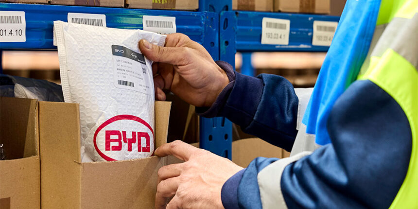 BYD estrena centro logístico de recambios en España