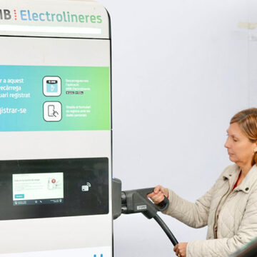 El AMB contará con 102 electrolineras al finalizar el año