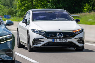 Mercedes Benz anade el cambio automatico de carril en 15 modelos