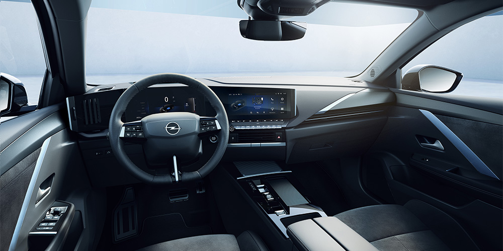 Opel Astra Sports Tourer Electric 02