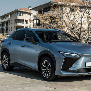 Nueva versión de acceso del Lexus RZ