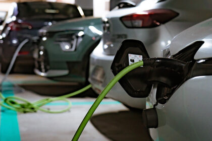 Arval electrifica su propia flota