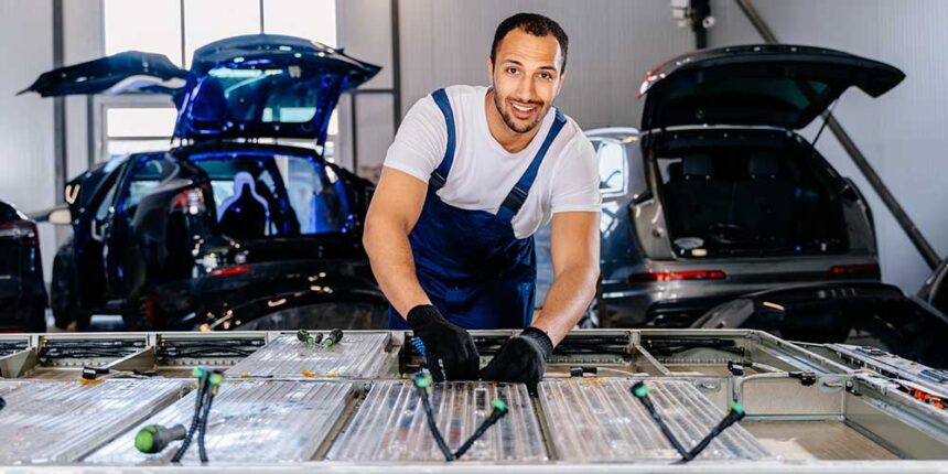 Euromaster certificará el estado de las baterías de los vehículos enchufables