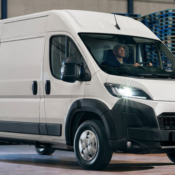 Toyota lanza su primer gran furgón