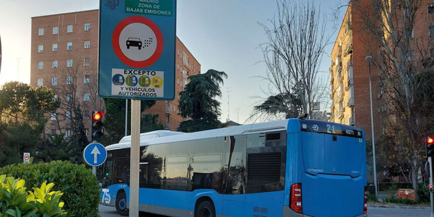 Los coches sin etiqueta podrán circular por Madrid durante 2025