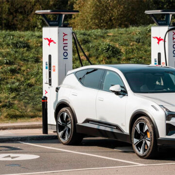 Polestar añade 4.500 puntos de recarga a su oferta de suscripción