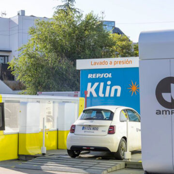 Repsol convierte sus gasolineras en hubs de movilidad eléctrica con el sistema de intercambio de baterías