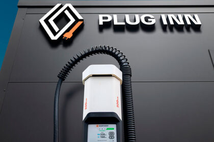 Renault Group unifica su ecosistema de recarga bajo la marca Plug Inn