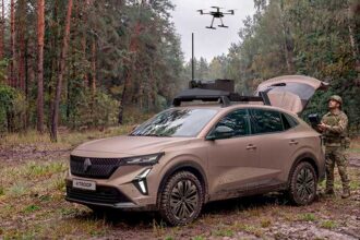 Renault Group y Thales presentan 4 TROOP un vehículo civil multirrol para fuerzas terrestres
