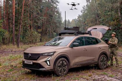 Renault Group y Thales presentan 4 TROOP un vehículo civil multirrol para fuerzas terrestres