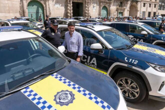Alicante incorpora 27 híbridos de Toyota a la flota de la Policía Local