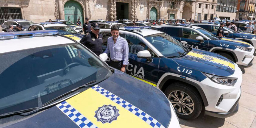 Alicante incorpora 27 híbridos de Toyota a la flota de la Policía Local